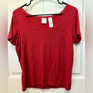 Emma James by Liz Claiborne Red T-Shirt with lace neckline. Size Medium.